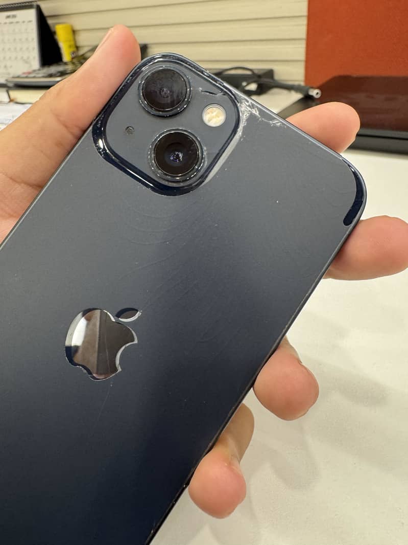 Apple iPhone 13 6