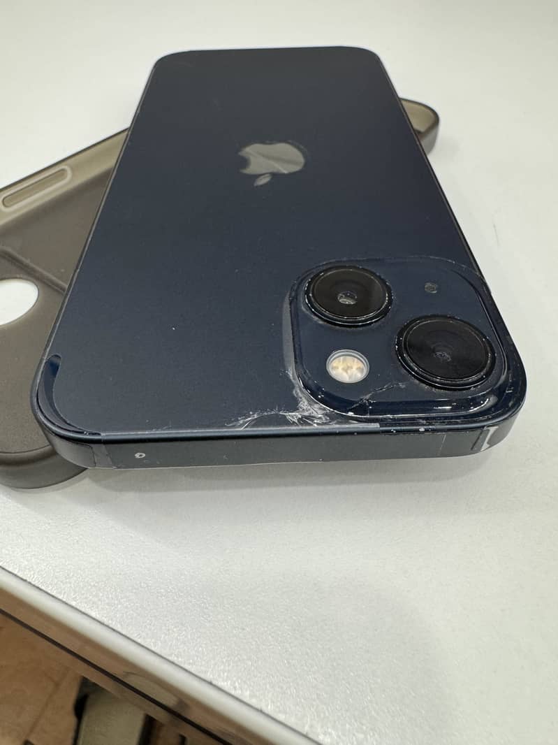 Apple iPhone 13 7
