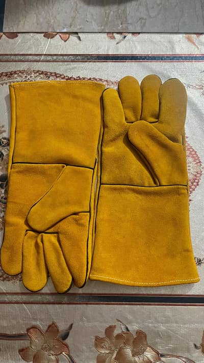 kisi b trha ka welding gloves bnwa skty