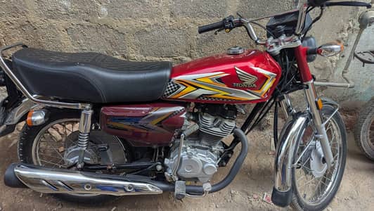 honda cg 125 2025 model red color new seal pack totally genuine sealed