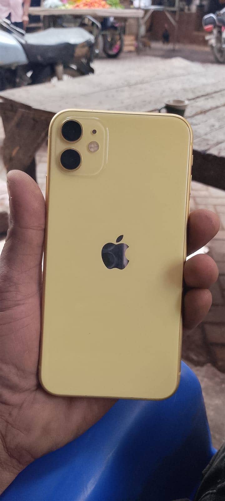 Apple iPhone 11 4