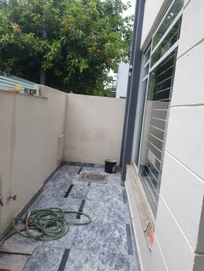 Prime Location & Cheep Price & 5 Year,s Old 05 Marla Spacious House Is Available In DHA 9 Town - Block C For Sale