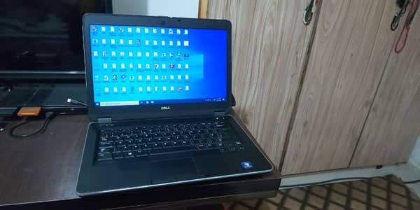 Dell Latitude E6440 4th gen i5 8gb ram 128ssd