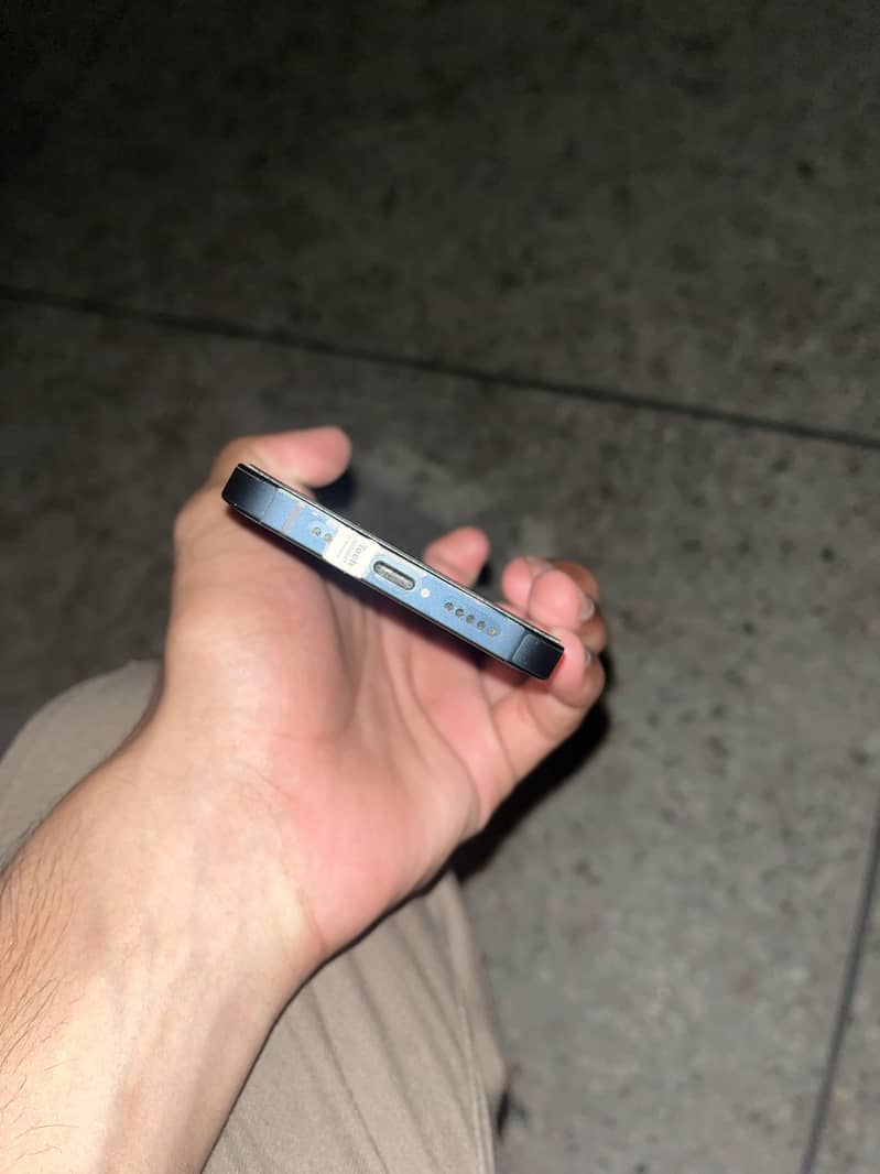 Apple iPhone 13 3