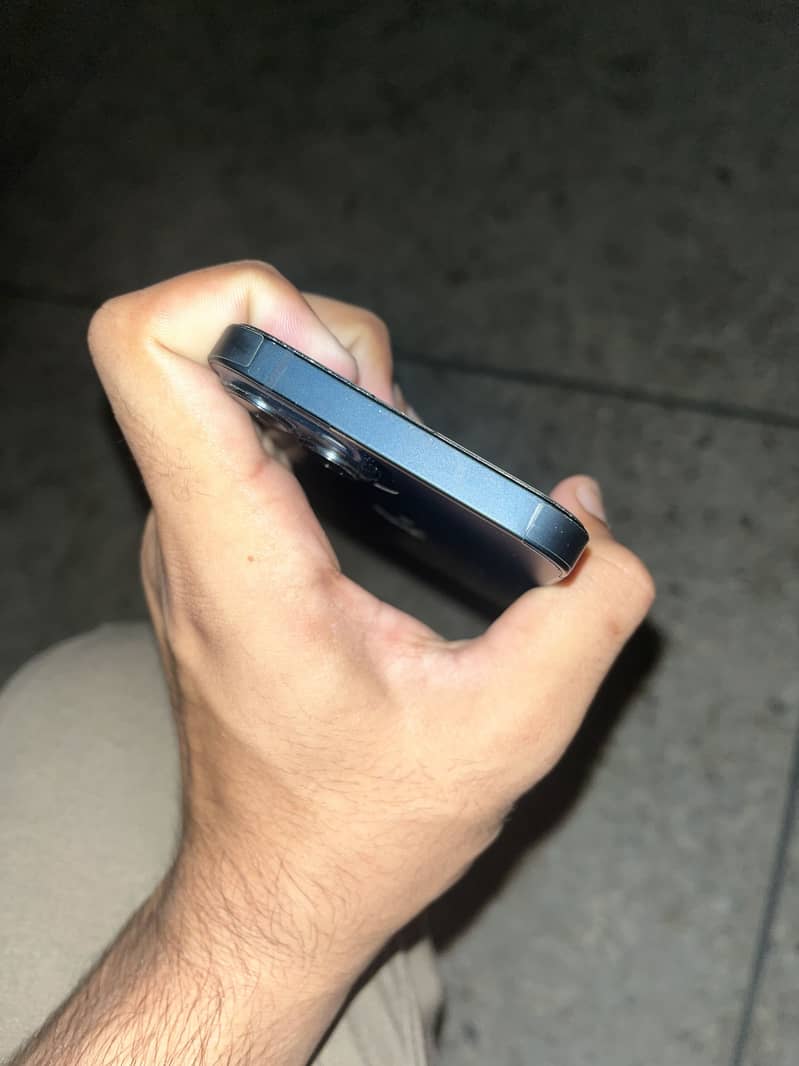 Apple iPhone 13 5