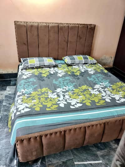 Bed king size,
