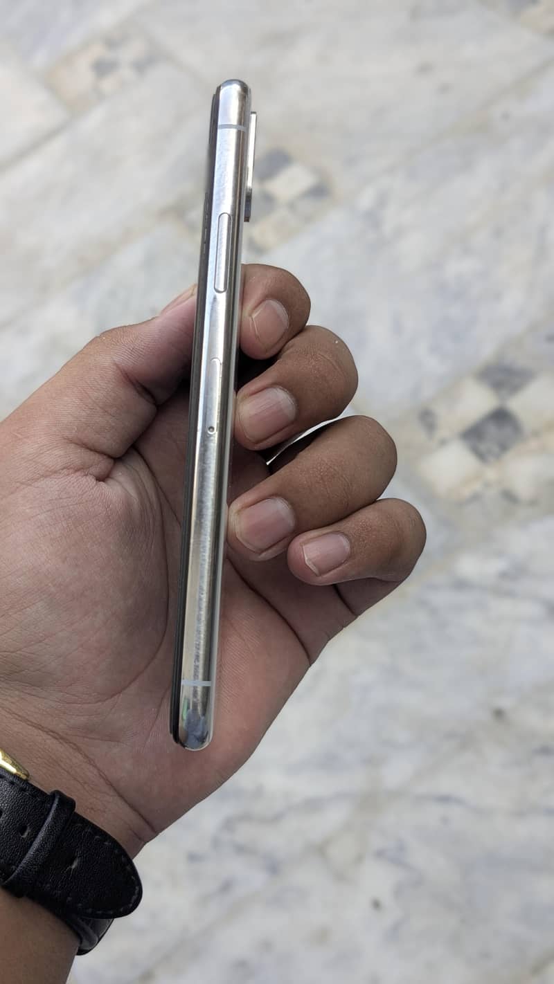 iPhone X 3