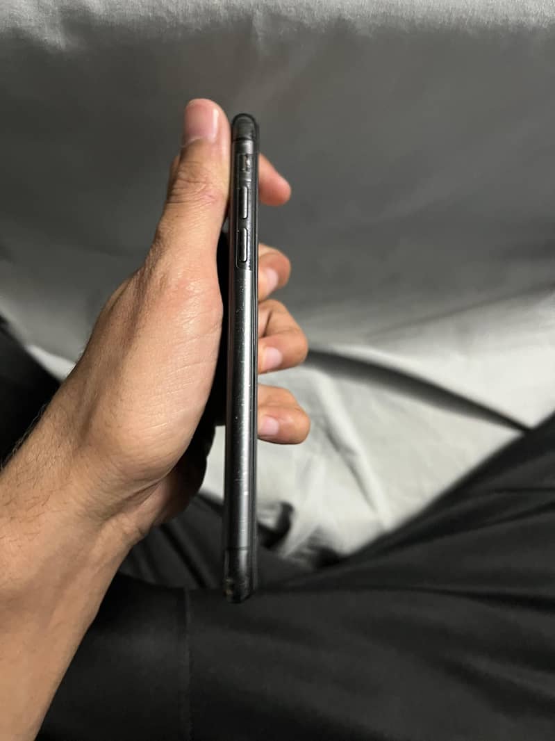 Apple iPhone X 3