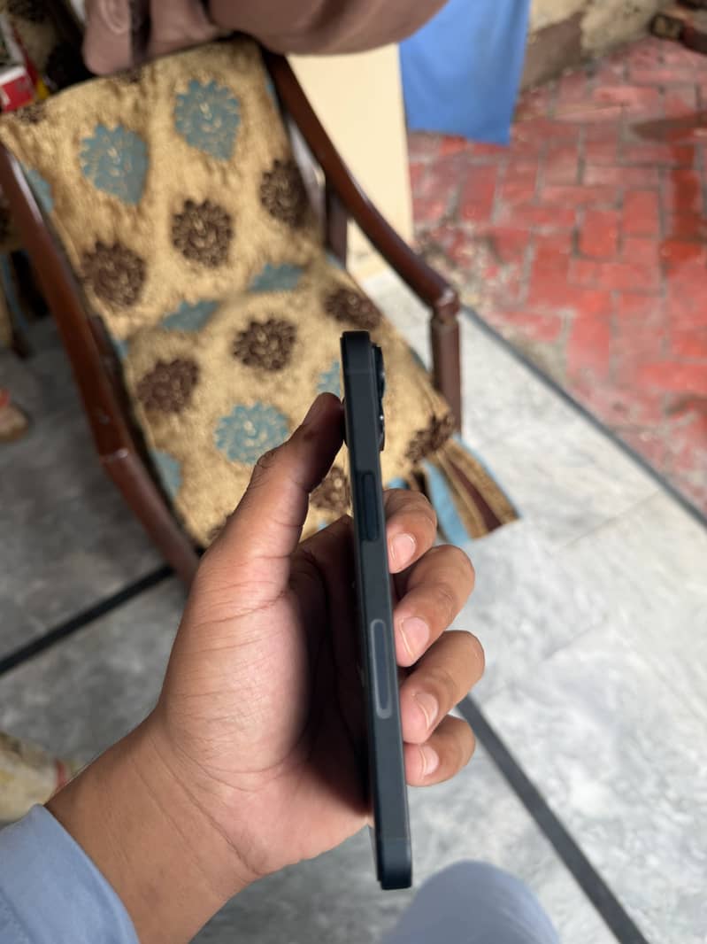 Apple iPhone 14 3