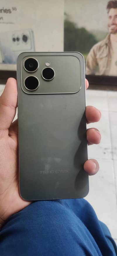 Tecno spark 40 6/128 with box and charger