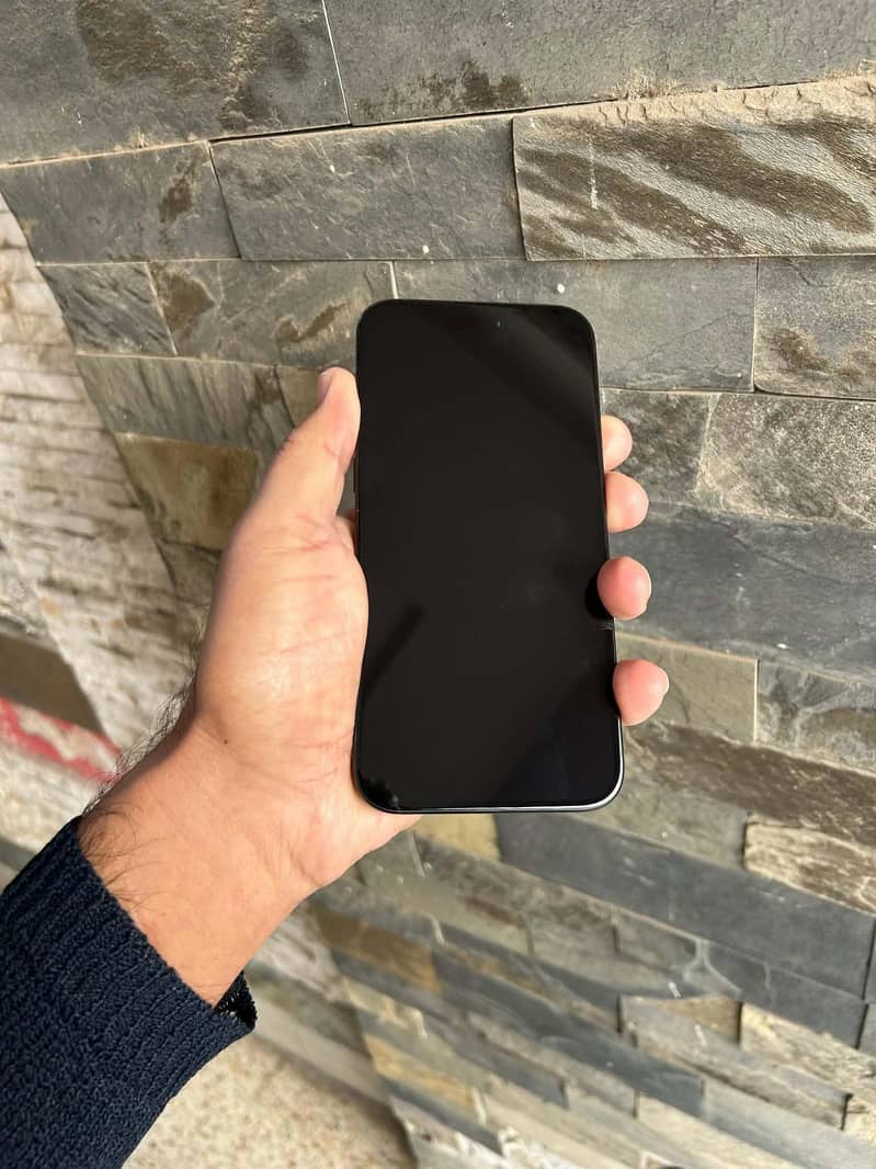 Apple iPhone 15 plus 2