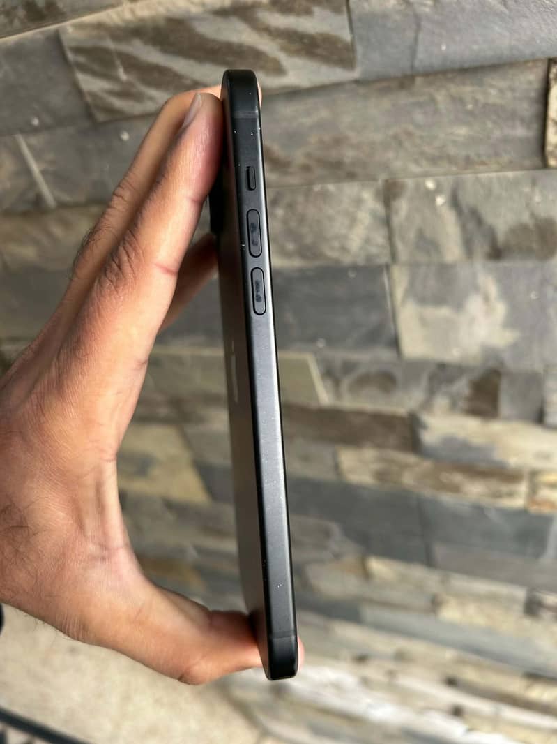 Apple iPhone 15 plus 4
