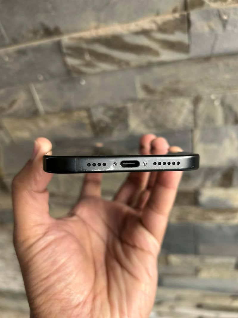 Apple iPhone 15 plus 6