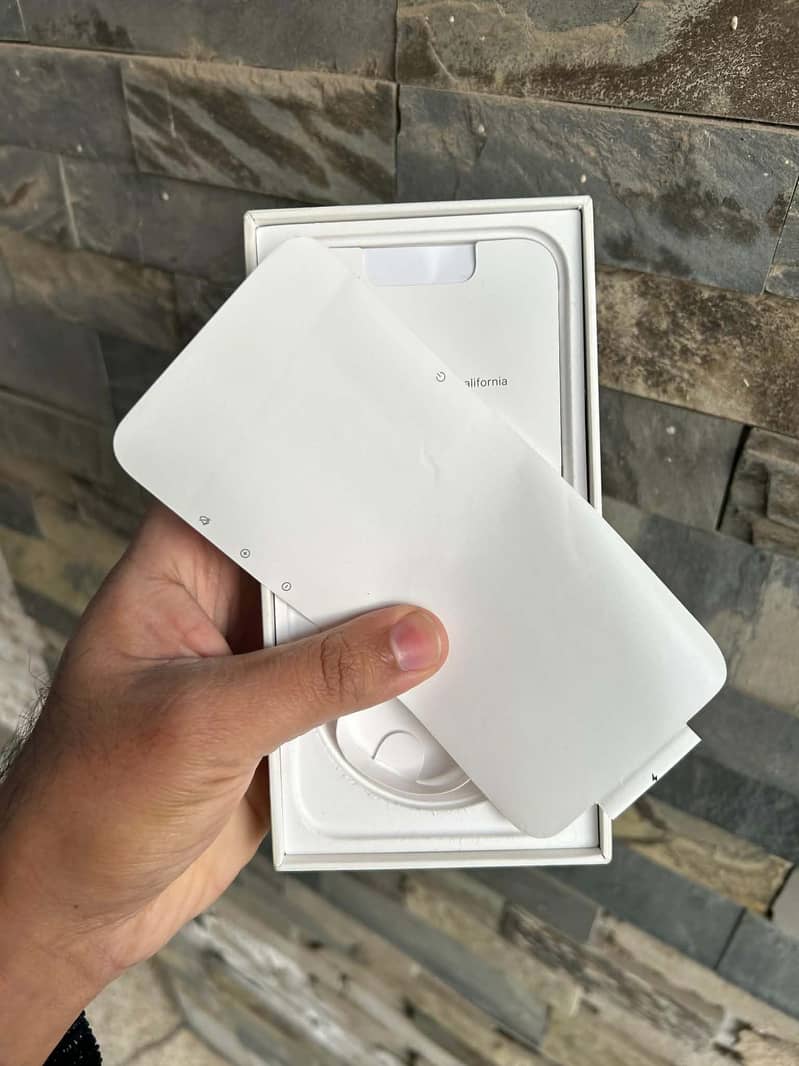 Apple iPhone 15 plus 10