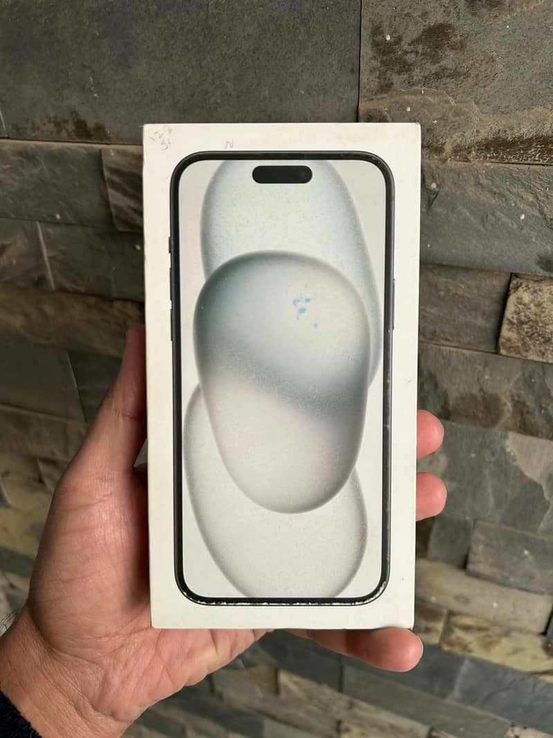 Apple iPhone 15 plus 11