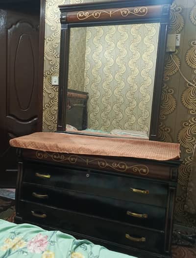 drasing table For sale