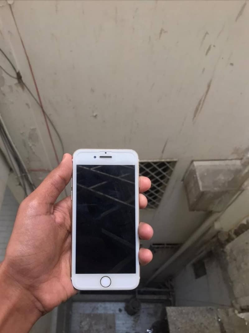 Apple iPhone 7 1