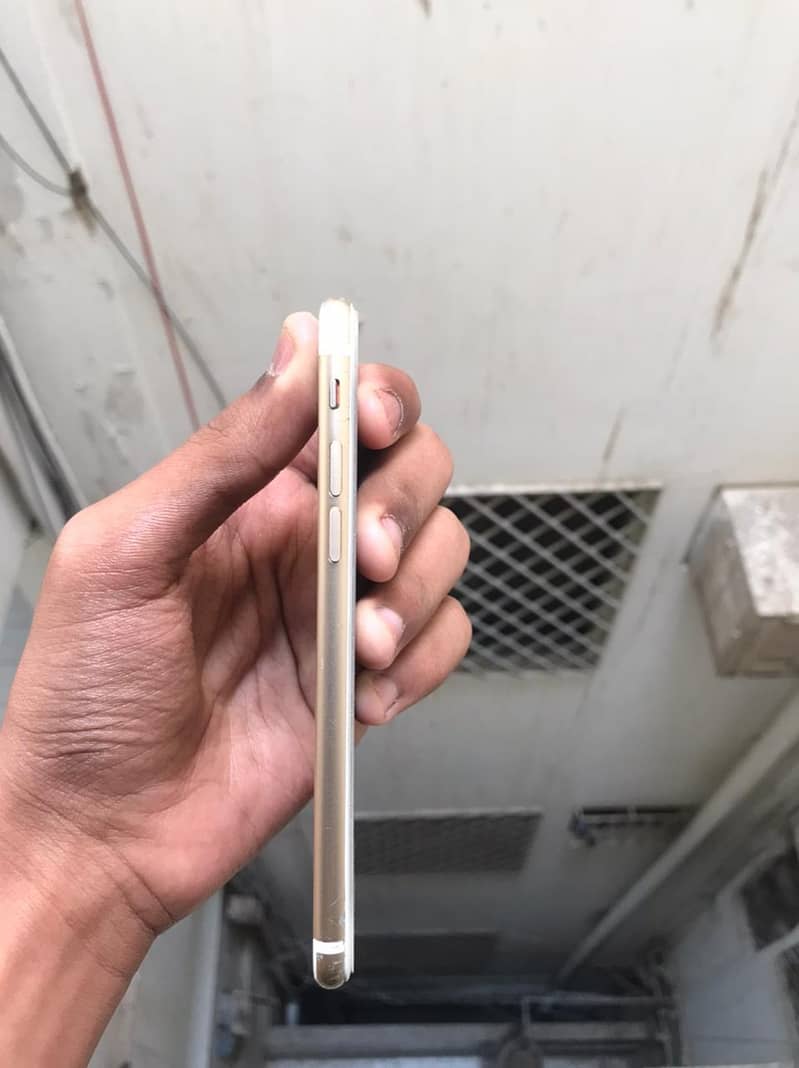Apple iPhone 7 3