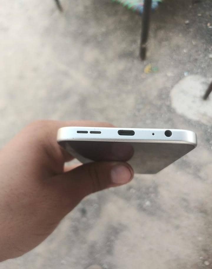 Itel it200 2