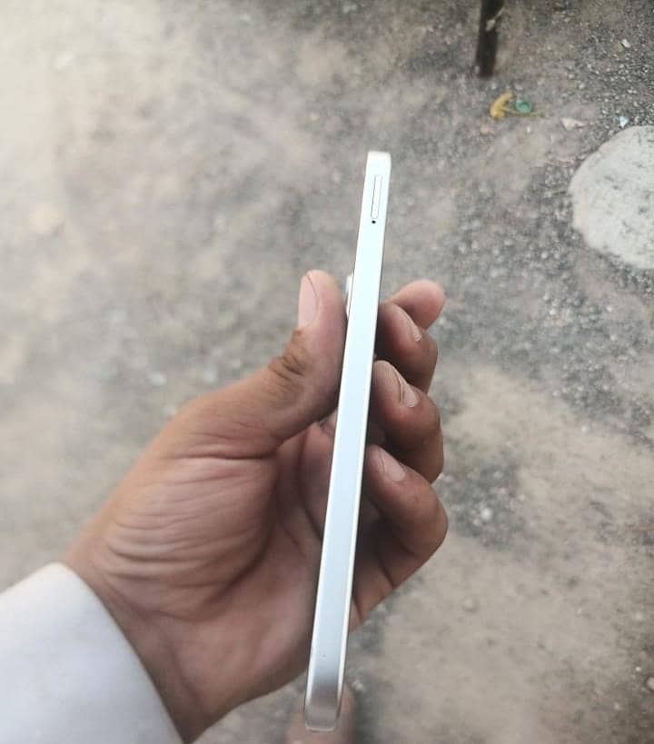 Itel it200 3