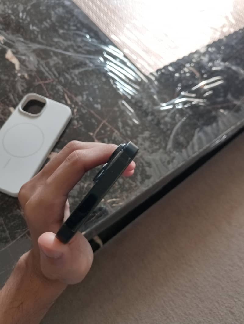 Apple iPhone 14 2