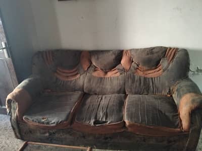 5-Seater Sofa Set – Used, Strong & Comfortable