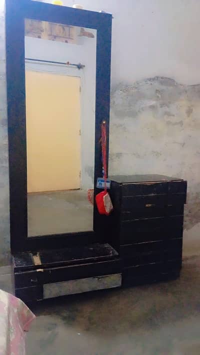 dressing table