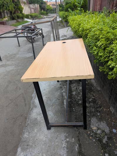 Computer Table Good Condition