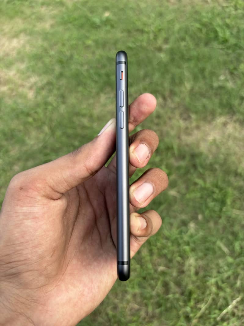 Apple iPhone 8 4