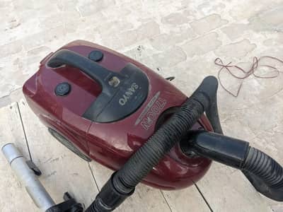 sanyo 1700w vacuum cleaner