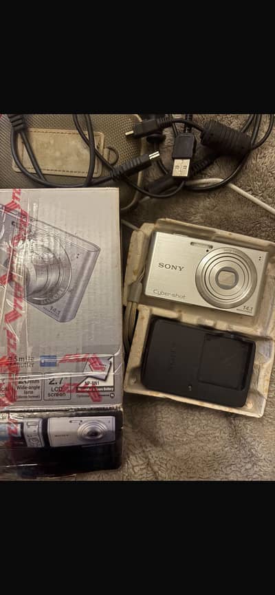 Box packed Sony w610