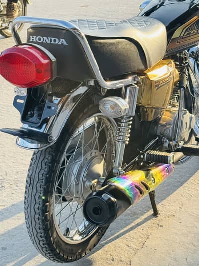 Honda 125 Special Edition Gold