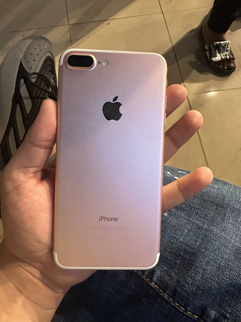 Apple iPhone 7 Plus 1