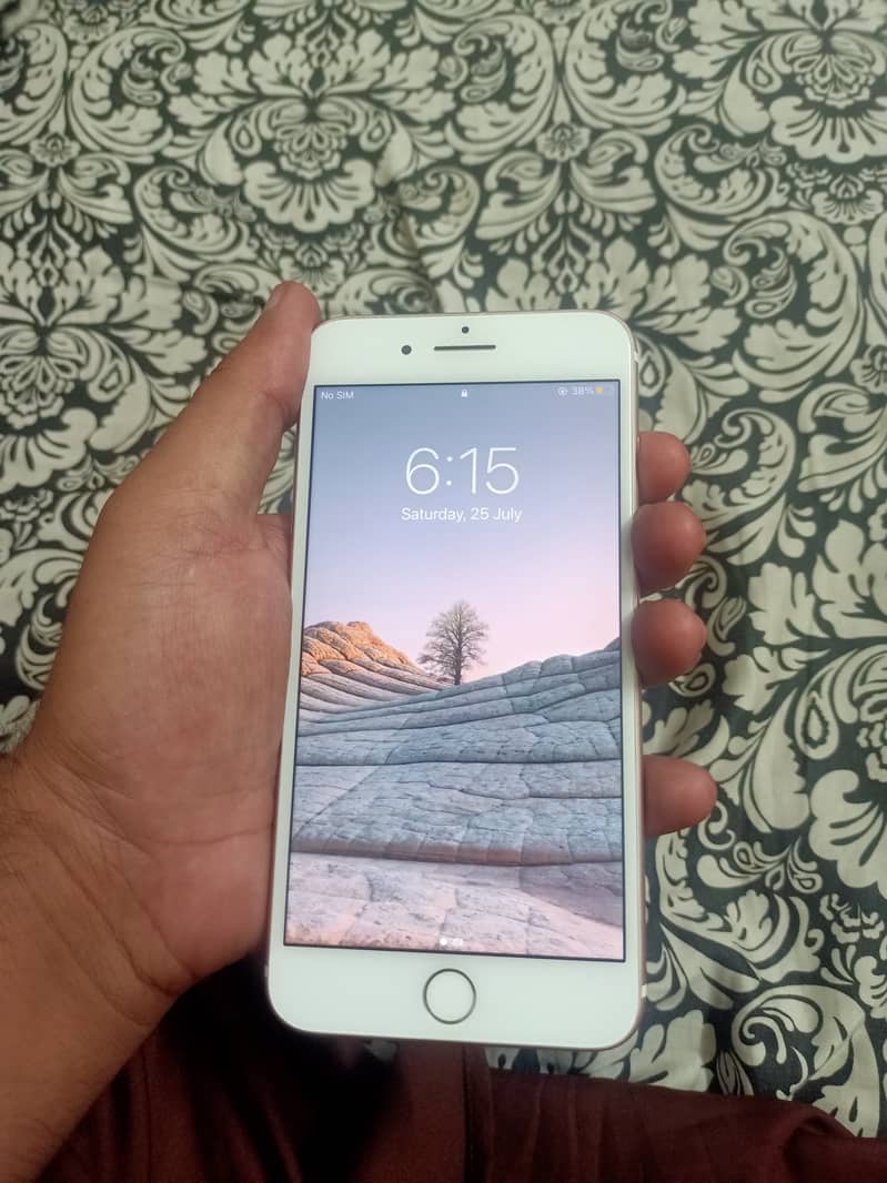Apple iPhone 7 Plus 0