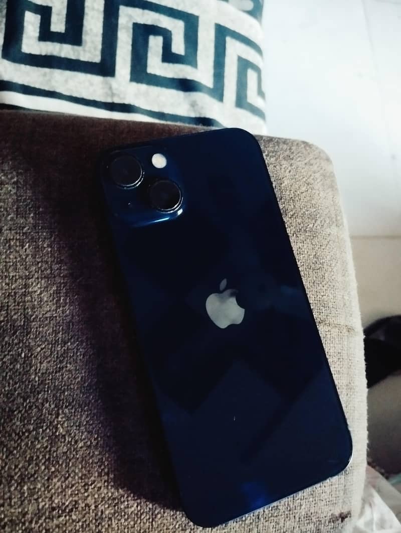 Apple iPhone 13 2