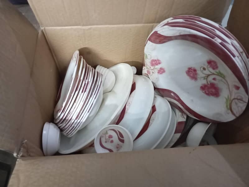 plastic dinner set 1