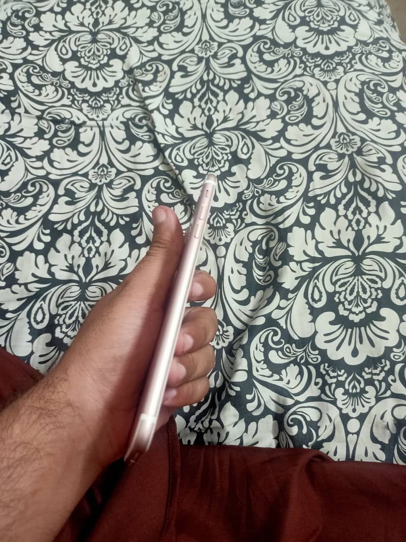 Apple iPhone 7 Plus 7