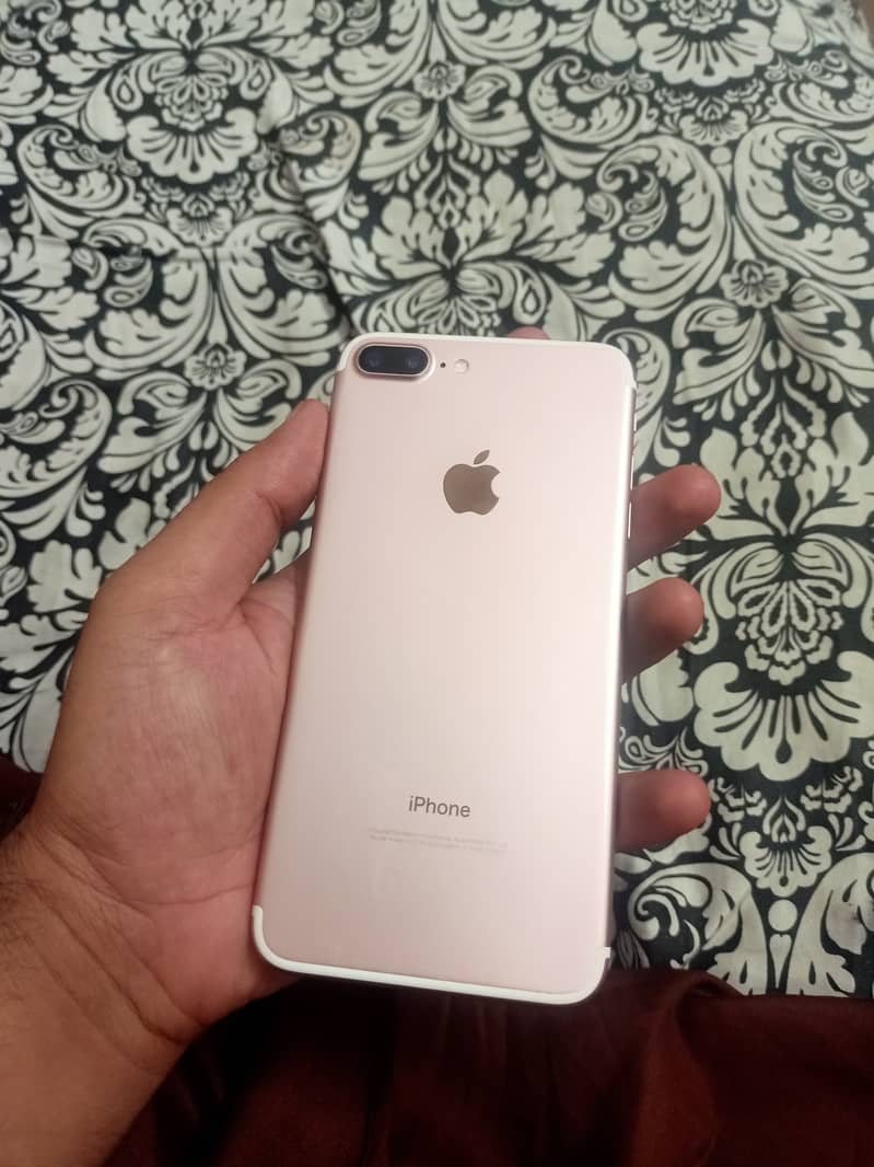 Apple iPhone 7 Plus 8