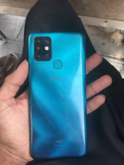 Infinix Hot 10 mobile bilkul ok ha koi fult nhi h only mobile box Mia