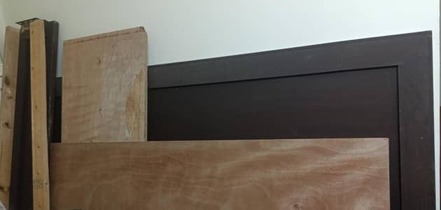 king size wooden bed