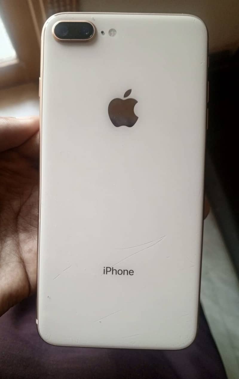 Apple iPhone 8 Plus 1