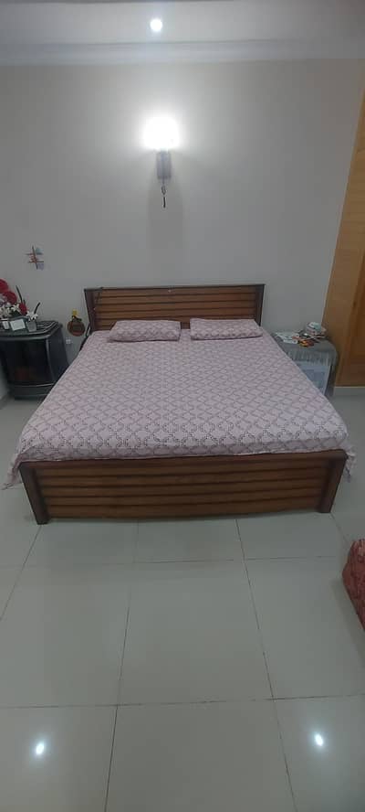 double bed minimal modern design