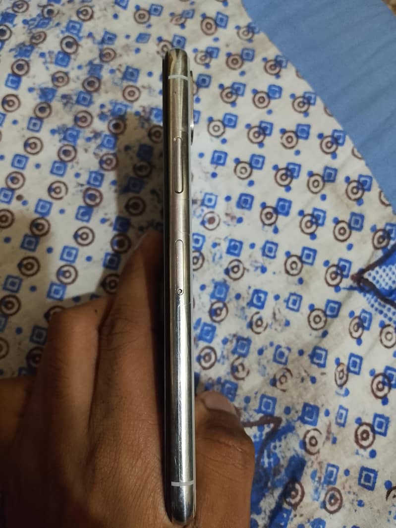 Apple iPhone X 5