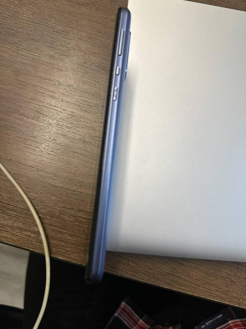 Sharp Aquos Zero 5g 2