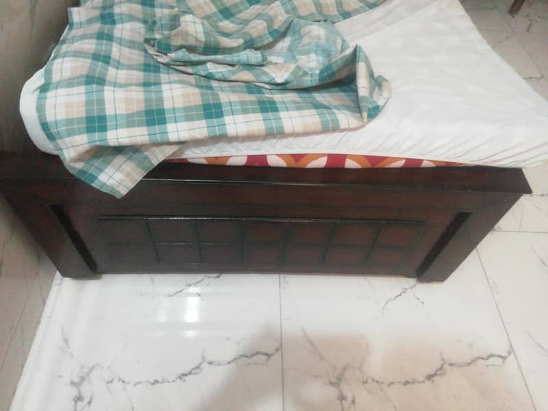SINGLE BED 1