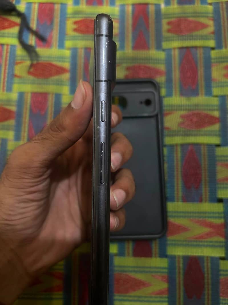 Google Pixel 7 4