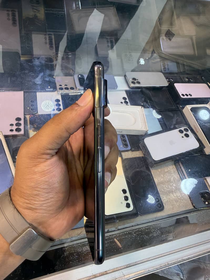 Google Pixel 8 Pro 3