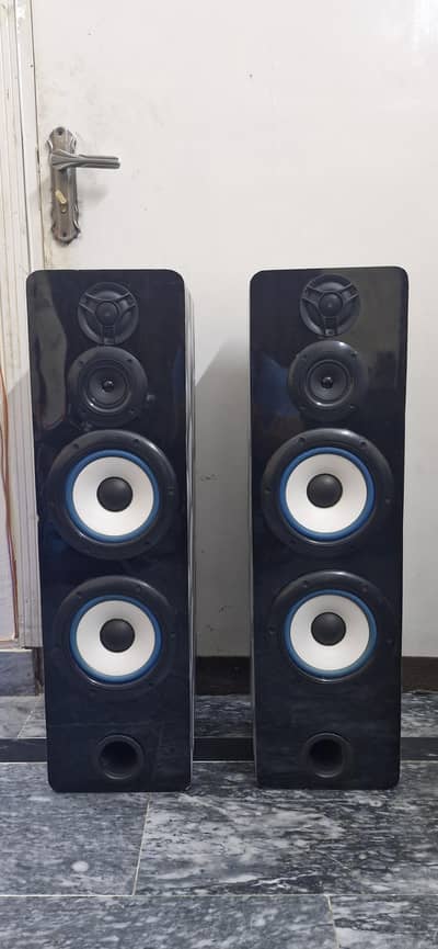 PANASONIC CUSTOM 2.5 feet TOWER SPEAKERS PAIR FOR SALE