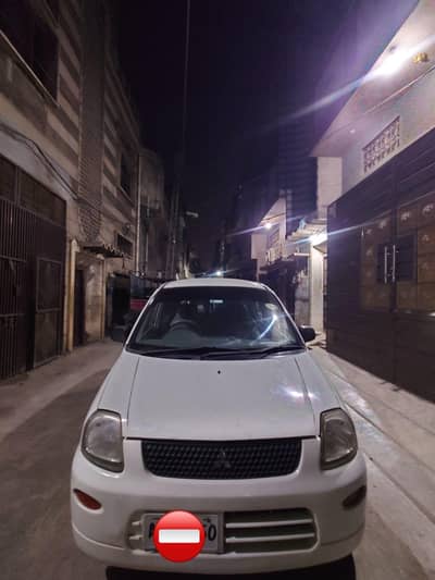 Mitsubishi Minica 2012