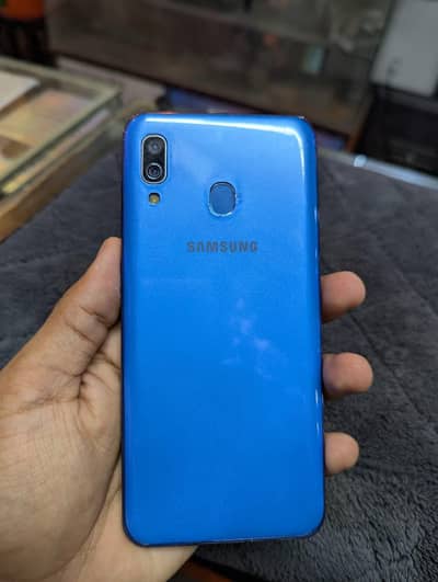 Samsung Mobile A30